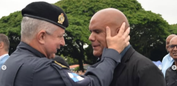 Trajetórias vitoriosas,  marcadas por honra e dedicação.